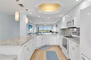 13105 Vanderbilt Dr, Naples, FL 34110 - Photo 35