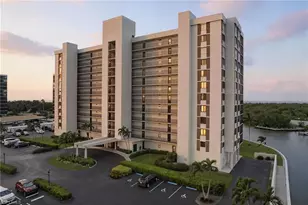 17 Bluebill Ave, Naples, FL 34108 - Photo 5