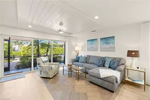 1060 6th St S, Naples, FL 34102 - Photo 3