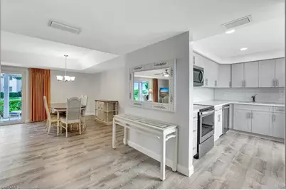 250 Candycane Ln #1013, Naples, FL 34112 - Photo 3