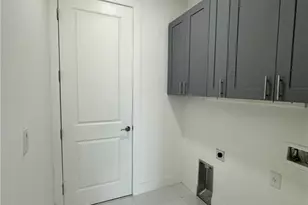 718 Chattman St E, Lehigh Acres, FL 33974 - Photo 25