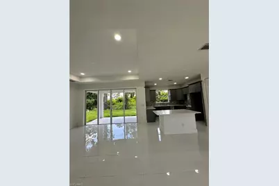 718 Chattman St E, Lehigh Acres, FL 33974 - Photo 5