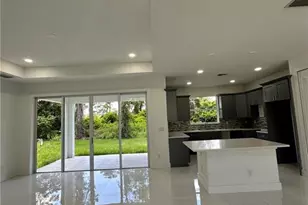 718 Chattman St E, Lehigh Acres, FL 33974 - Photo 5