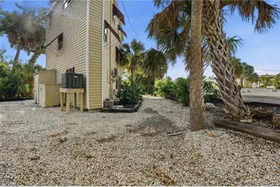 5431 Oak Ridge Ave, Fort Myers Beach, FL 33931 - Photo 23