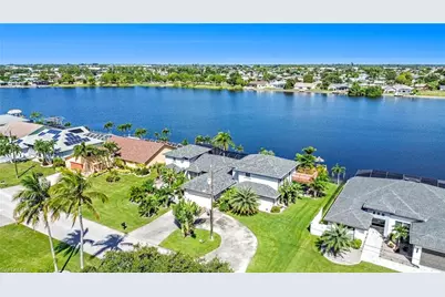 313 SE 6th St, Cape Coral, FL 33990 - Photo 3