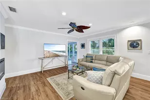 541 Club Side Dr, Naples, FL 34110 - Photo 9