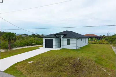 2814 68th St W, Lehigh Acres, FL 33971 - Photo 5