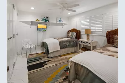 436 Golfview Dr, Naples, FL 34110 - Photo 25