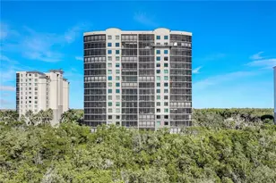 425 Cove Tower Dr, Naples, FL 34110 - Photo 31