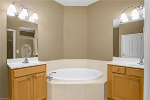 7820 Sandpine Ct, Naples, FL 34104 - Photo 21