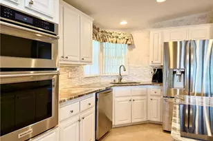 22 Amethyst Ave, Naples, FL 34114 - Photo 13