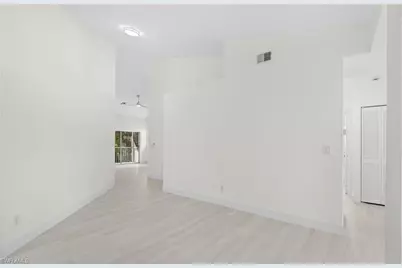 505 Windsor Sq #6-202, Naples, FL 34104 - Photo 9