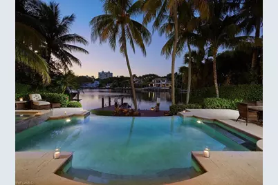 377 Pirates Bight, Naples, FL 34103 - Photo 9