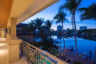 377 Pirates Bight, Naples, FL 34103 - Photo 7