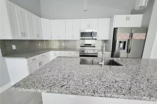 17749 Port Boca Ct, Fort Myers, FL 33908 - Photo 5