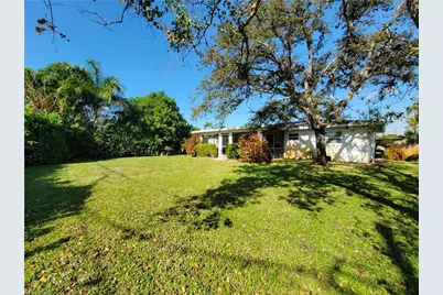 750 95th Ave N, Naples, FL 34108 - Photo 3