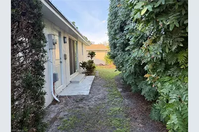 310 Carnaby Ct, Naples, FL 34112 - Photo 3