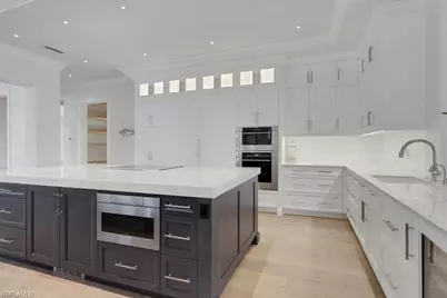 678 Katemore Ln, Naples, FL 34108 - Photo 9