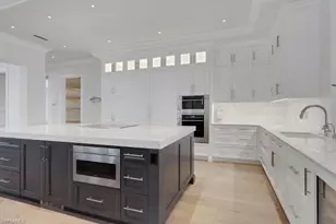 678 Katemore Ln, Naples, FL 34108 - Photo 9