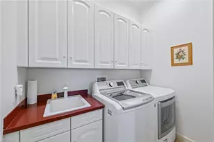 537 Avellino Isles Cir, Naples, FL 34119 - Photo 25