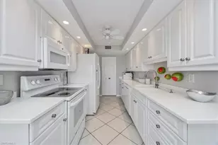 3410 Gulf Shore Blvd N, Naples, FL 34103 - Photo 7