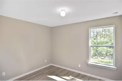 902 Lytle St E, Lehigh Acres, FL 33974 - Photo 9