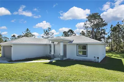 902 Lytle St E, Lehigh Acres, FL 33974 - Photo 3