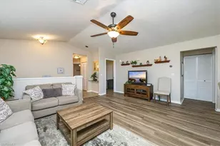 940 Woodshire Ln, Naples, FL 34105 - Photo 7