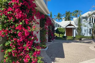 883 Galleon Dr, Naples, FL 34102 - Photo 1