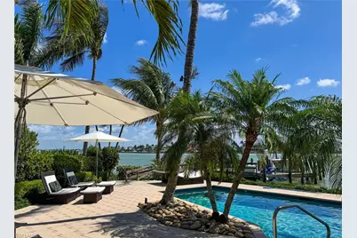 883 Galleon Dr, Naples, FL 34102 - Photo 43