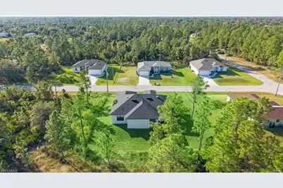 203 E 10th St, Lehigh Acres, FL 33972 - Photo 9