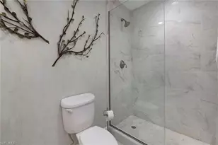 800 River Point Dr, Naples, FL 34102 - Photo 27