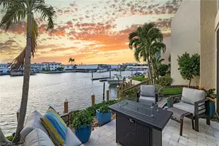 800 River Point Dr, Naples, FL 34102 - Photo 43