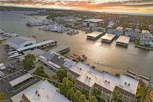 800 River Point Dr, Naples, FL 34102 - Photo 45