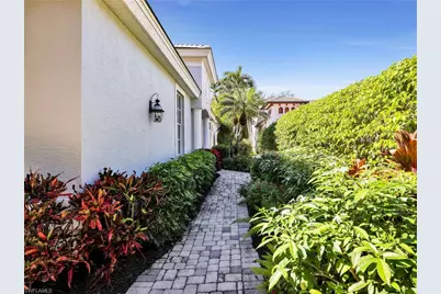 5073 Kensington High St, Naples, FL 34105 - Photo 3