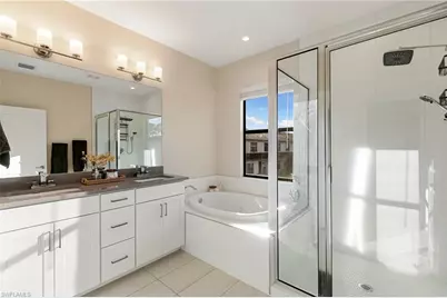 7421 Rockefeller Dr, Naples, FL 34119 - Photo 17