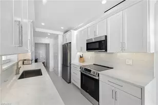 3070 Gulf Shore Blvd N, Naples, FL 34103 - Photo 9