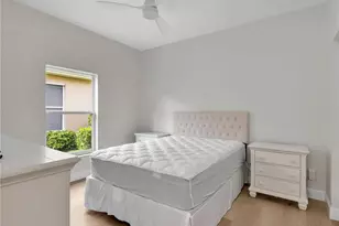 92 Glen Eagle Cir, Naples, FL 34104 - Photo 25