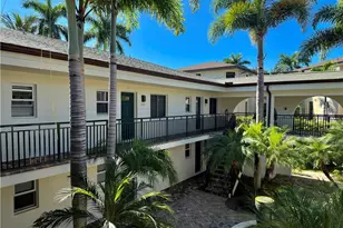 960 7th St S, Naples, FL 34102 - Photo 3