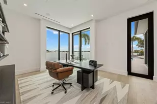 1640 Dolphin Ct, Naples, FL 34102 - Photo 13