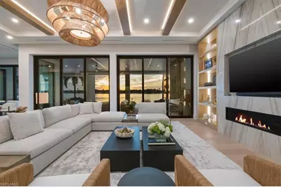 1640 Dolphin Ct, Naples, FL 34102 - Photo 3