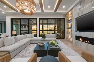 1640 Dolphin Ct, Naples, FL 34102 - Photo 3