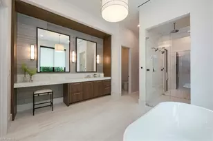 1640 Dolphin Ct, Naples, FL 34102 - Photo 23