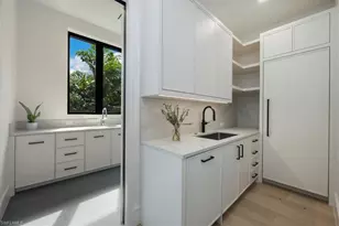 1640 Dolphin Ct, Naples, FL 34102 - Photo 25