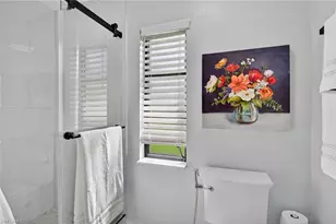 5270 Berkeley Dr, Naples, FL 34112 - Photo 21