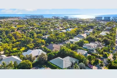 626 Rudder Rd, Naples, FL 34102 - Photo 5