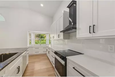 401 Countryside Dr, Naples, FL 34104 - Photo 21