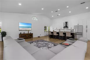 401 Countryside Dr, Naples, FL 34104 - Photo 9