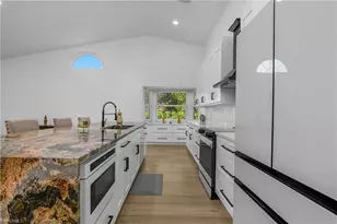 401 Countryside Dr, Naples, FL 34104 - Photo 15