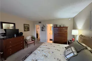 383 Harbour Dr, Naples, FL 34103 - Photo 9